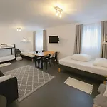 Neues Souterrain-apartment In Kurstadt Daire